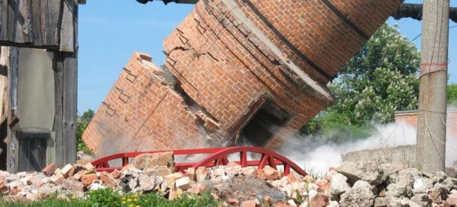 Демонтаж дымовой трубы котельной