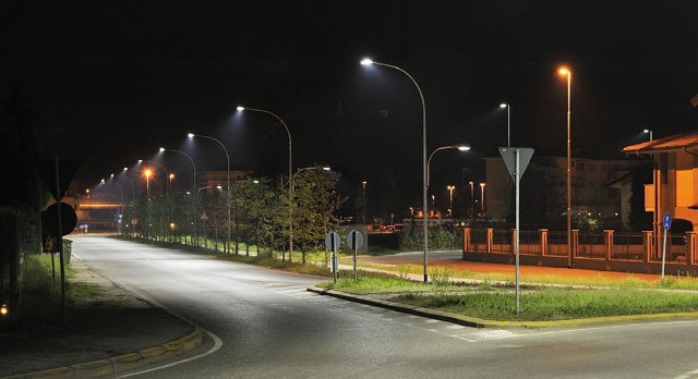 Освещение дорог: требования к освещенности улиц