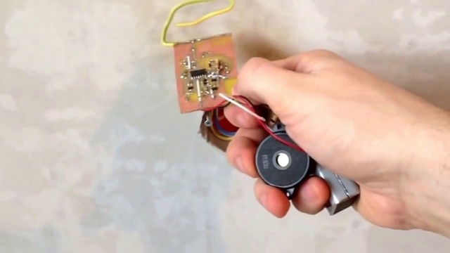 Скрытая проводка: детектор (индикатор) скрытой электропроводки своими руками