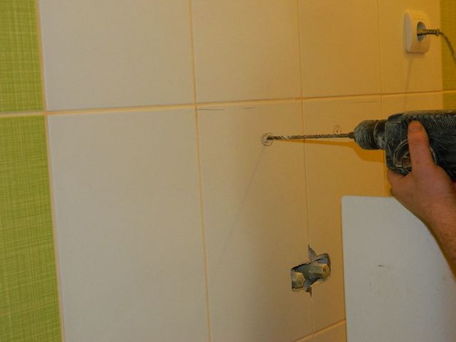 Как закрепить раковину в ванной к стене: руководство и шаги крепления