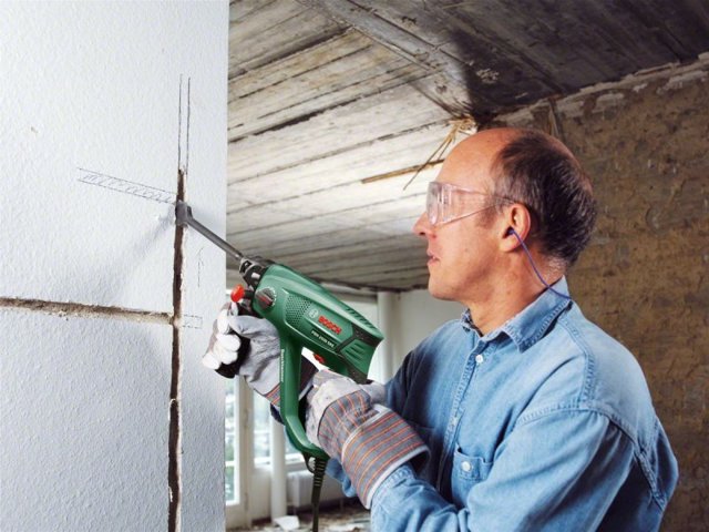 Как и чем штробить стены под проводку: инструктаж по работе