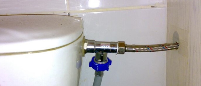 Как самостоятельно подключить стиральную машину к водопроводу и канализации