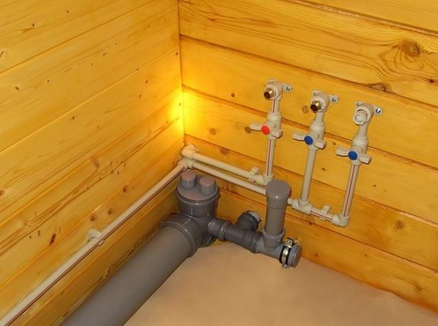 Ванная комната в деревянном доме: правила обустройства и отделки