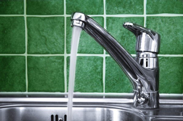 Нормативы на давление воды в водопроводе в квартире и как его измерить и что делать, если нет напора