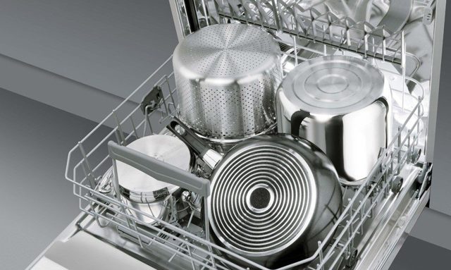 Как правильно загружать посуду в посудомоечную машину: ценные рекомендации
