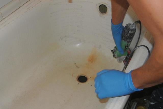 Реставрация ванн жидким акрилом: технология нанесения нового покрытия