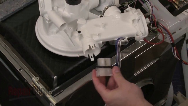Ремонт посудомоечных машин Электролюкс: характерные поломки и восстановление