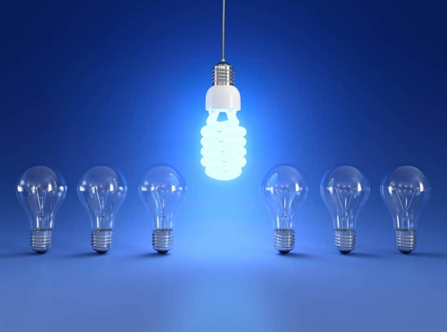 Моргает лампочка при выключенном выключателе: причины и способы устранения
