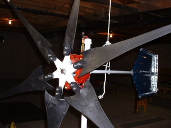Как сделать ветрогенератор 💨 на 220В своими руками: самодельный ветряк