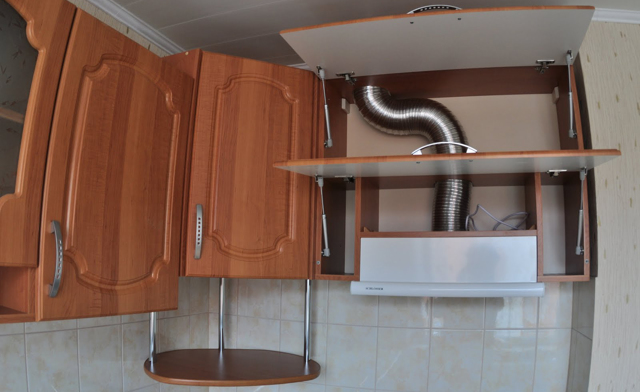 Вытяжка для кухни с воздуховодом: выбор и правила установки