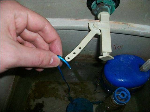 Поплавок для унитаза: как отрегулировать и поменять поплавок в бачке