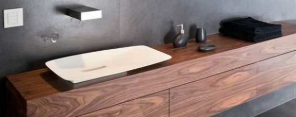Столешница для ванной комнаты под раковину: виды, выбор, установка