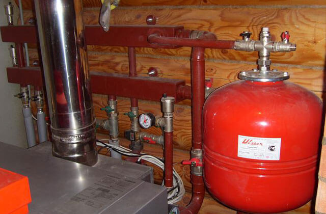 Давление в расширительном бачке газового котла: нормы и способы регулировки