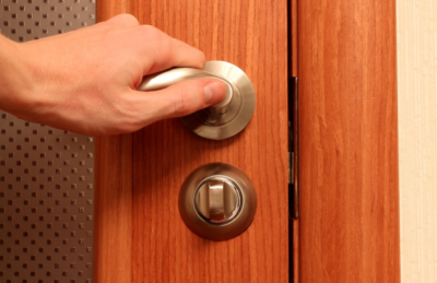 Как открыть межкомнатную дверь без ключа: обзор лучших способов