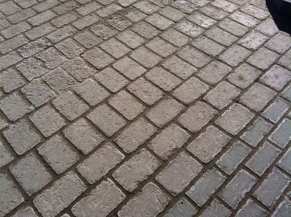 Затирка швов тротуарной плитки: песком, сухой смесью, цементом