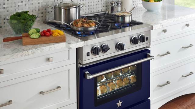 Перенос газовой плиты в пределах кухни и в другую комнату: можно ли двигать плиту и порядок согласования переноса