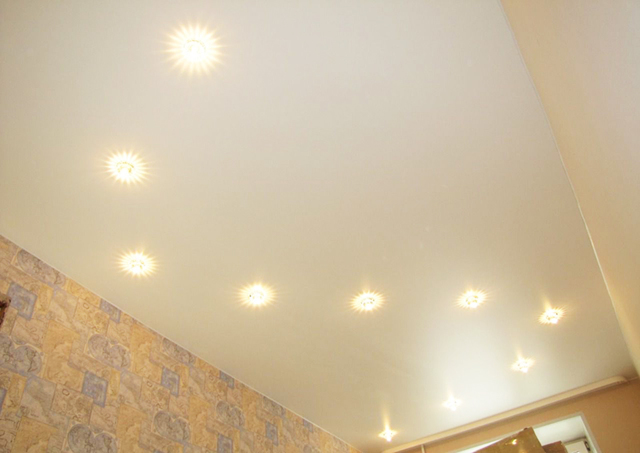 Монтаж точечных светильников в потолок: инструкция по монтажу и советы специалистов