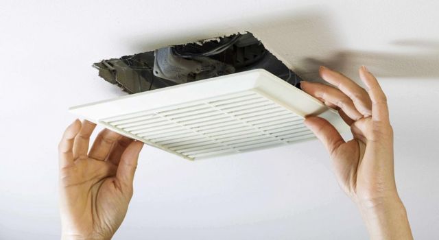 Вентиляция в ванной в потолке: особенности проектирования и инструктаж по монтажу вытяжки
