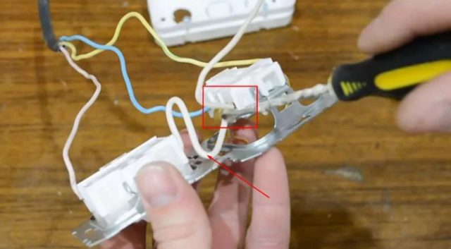 Розетка с выключателем в одном корпусе: схемы и как правильно подключить